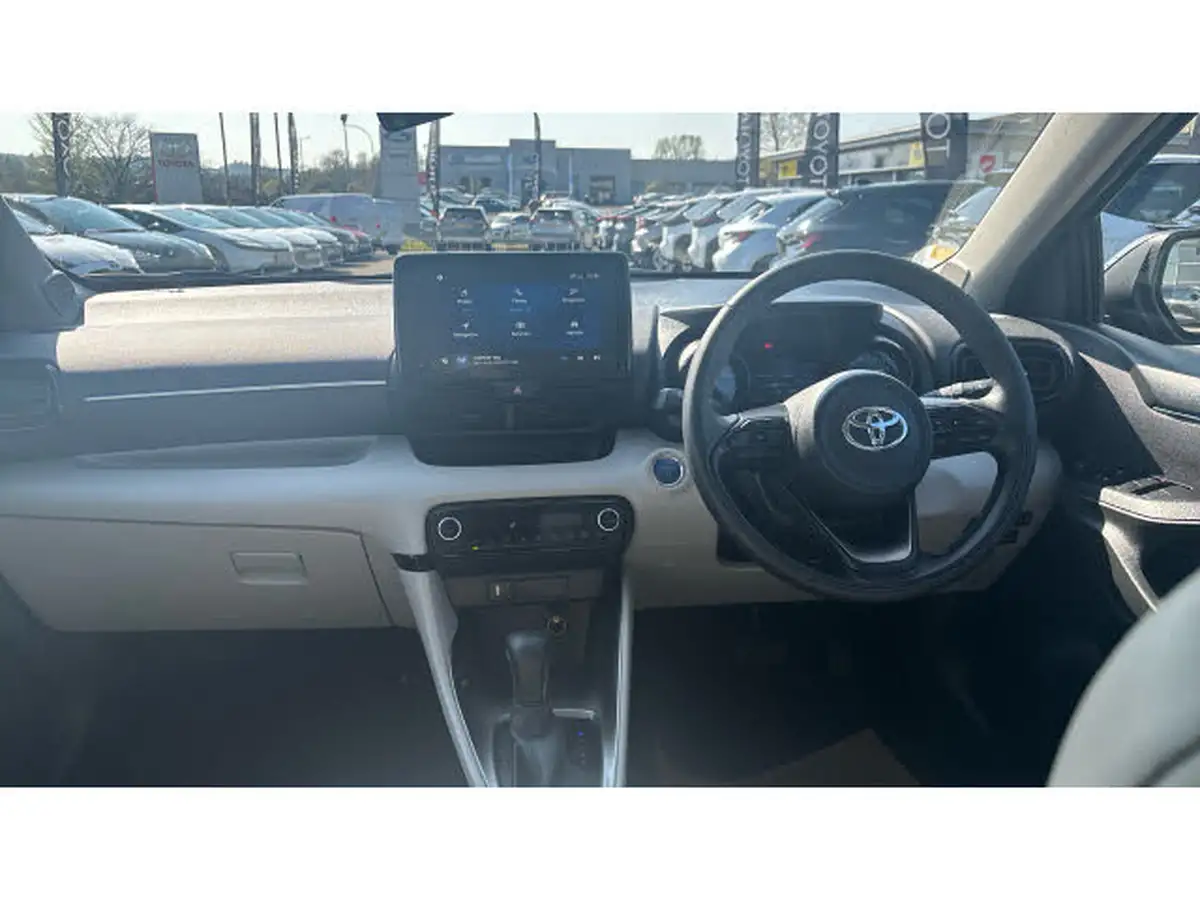 2023-toyota-yaris-15-vvt-i-excel-big-4
