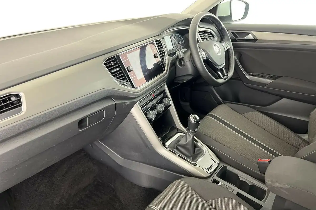 2021-volkswagen-t-roc-10-tsi-se-110ps-big-1