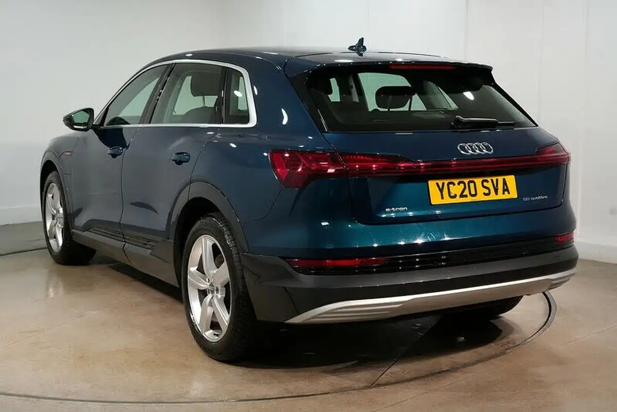 2020-audi-e-tron-50e-technik-big-5