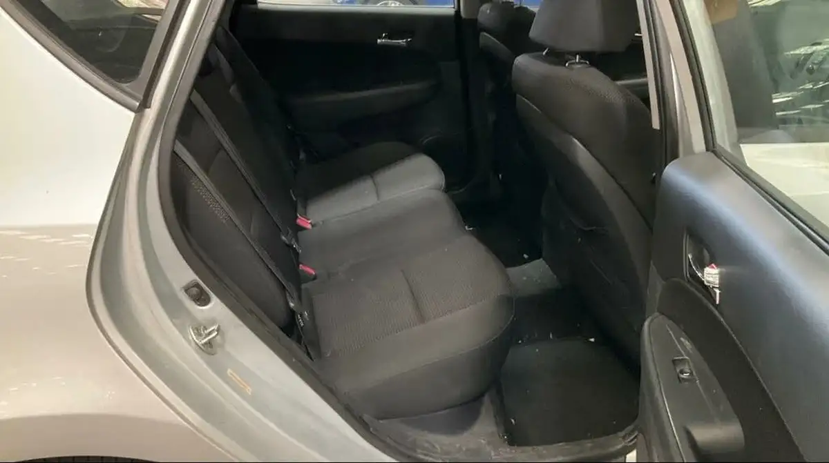 2009-hyundai-i30-16td-comfort-hatchback-band-b-119-big-5