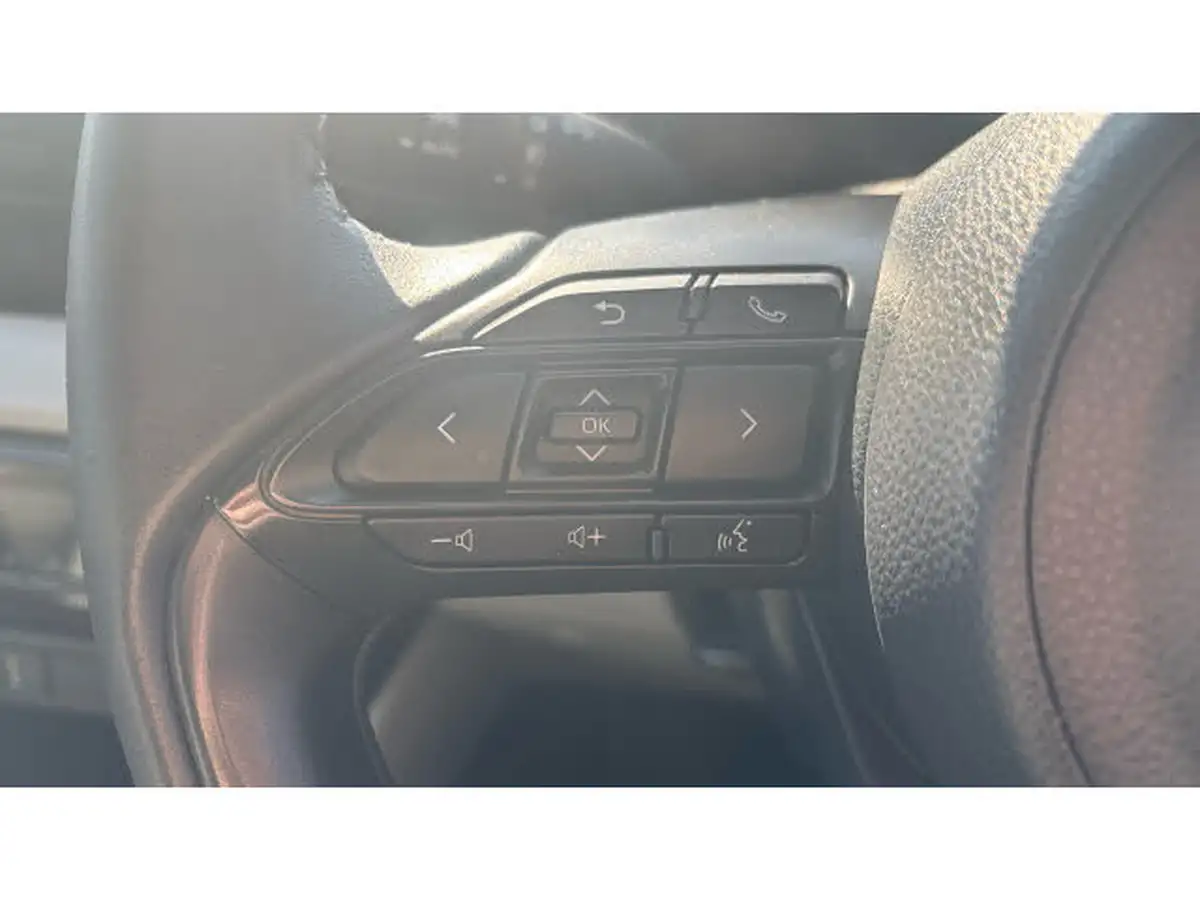 2023-toyota-yaris-15-vvt-i-excel-big-28