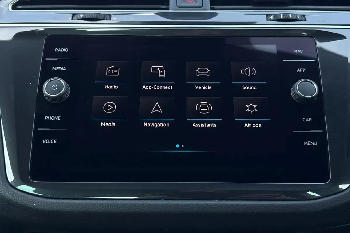2023-volkswagen-tiguan-15-tsi-r-line-edition-big-16