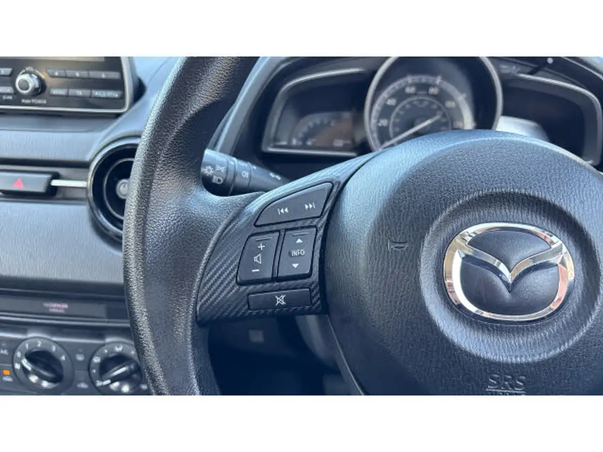 2016-mazda-mazda2-15-se-big-44