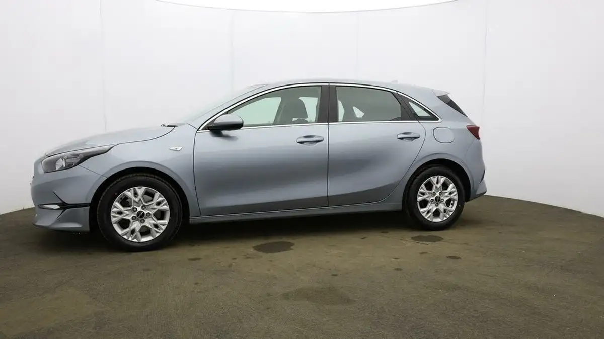 2023-kia-ceed-15-t-gdi-2-158bhp-non-adap-hatchback-big-11