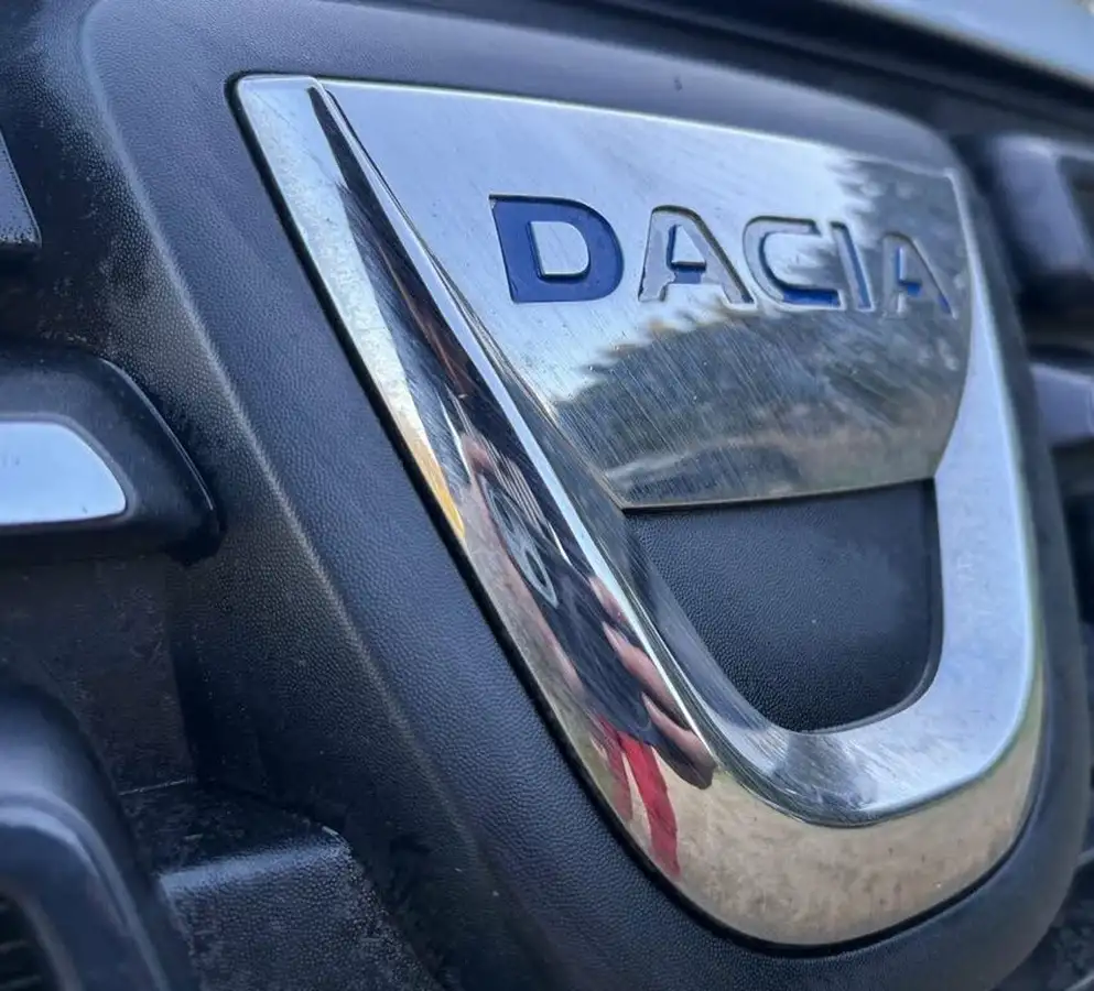 2020-dacia-sandero-10-sce-essential-big-34