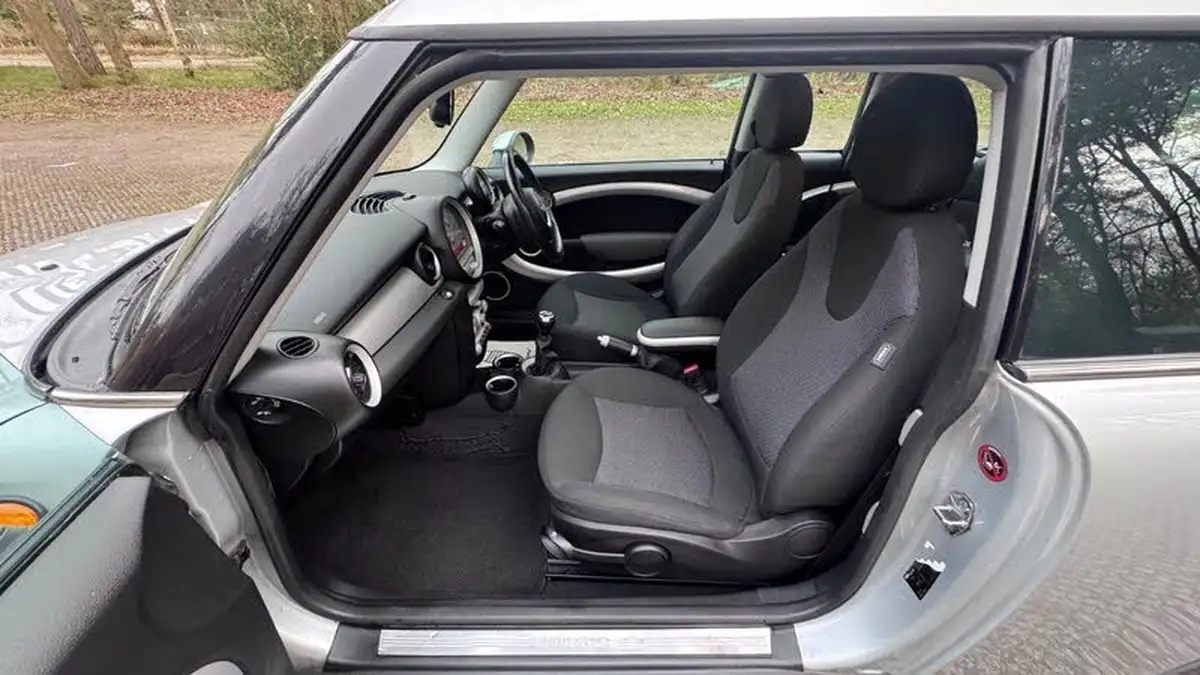 2008-mini-clubman-16td-cooper-d-110bhp-big-15