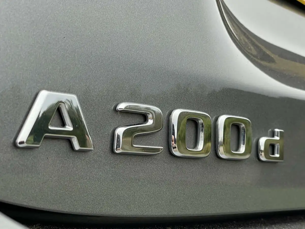 2021-mercedes-benz-a-class-20d-a200d-exclusive-edition-big-12
