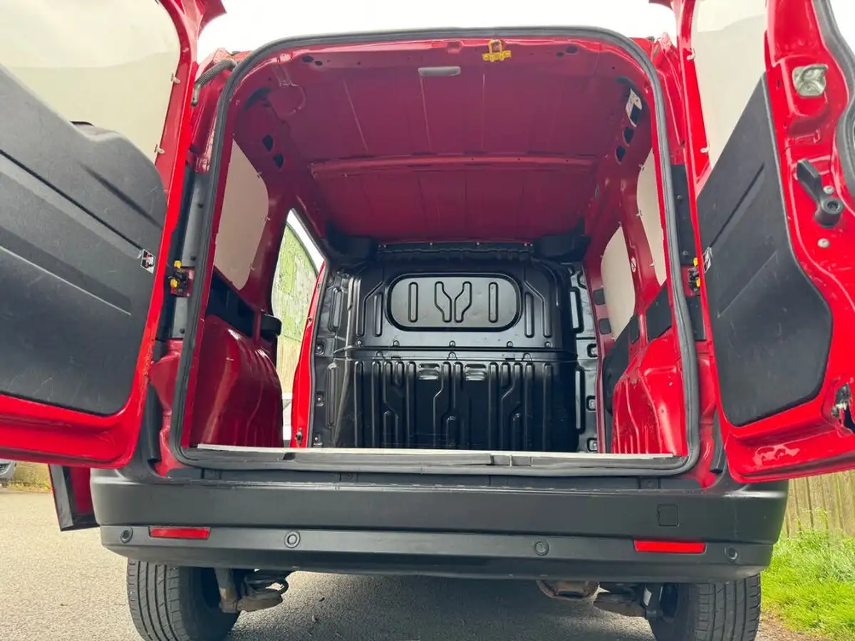 2013-fiat-doblo-cargo-13td-maxi-big-9