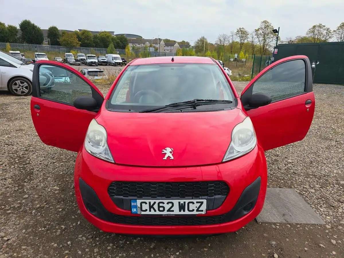 2013-peugeot-107-10-access-big-14