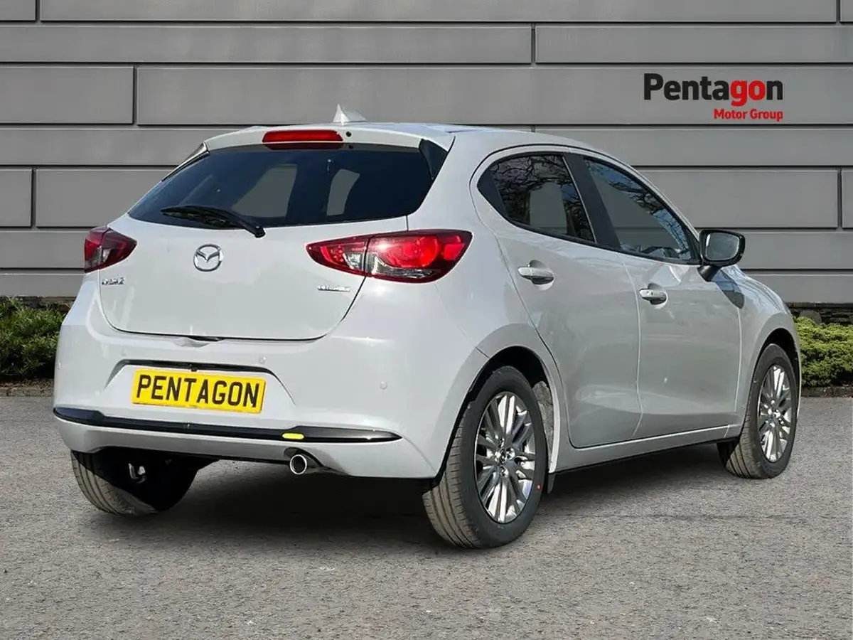 2025-mazda-mazda2-15-e-skyactiv-g-exclusive-line-big-3