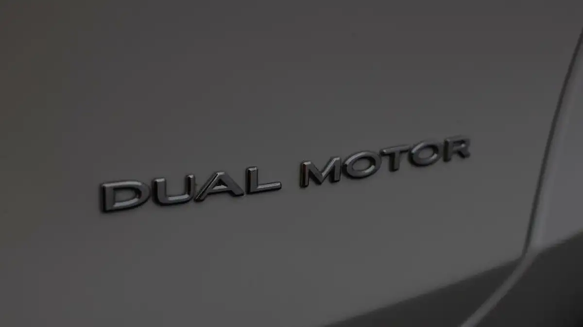 2022-tesla-model-y-e-long-range-big-20