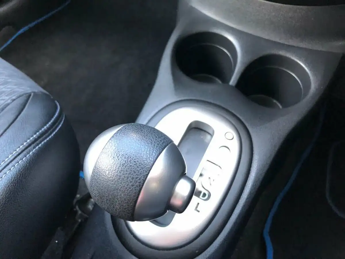 2014-nissan-note-12-tekna-cvt-big-32