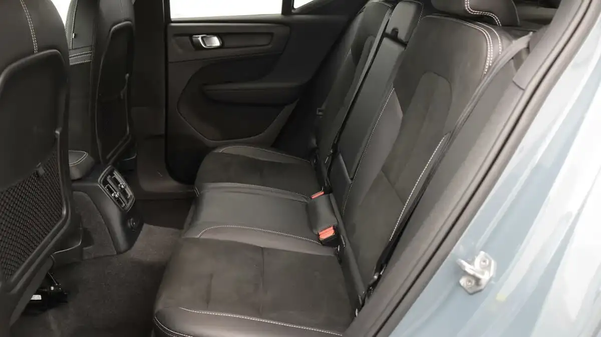 2021-volvo-xc40-15-t4-r-design-208bhp-big-16