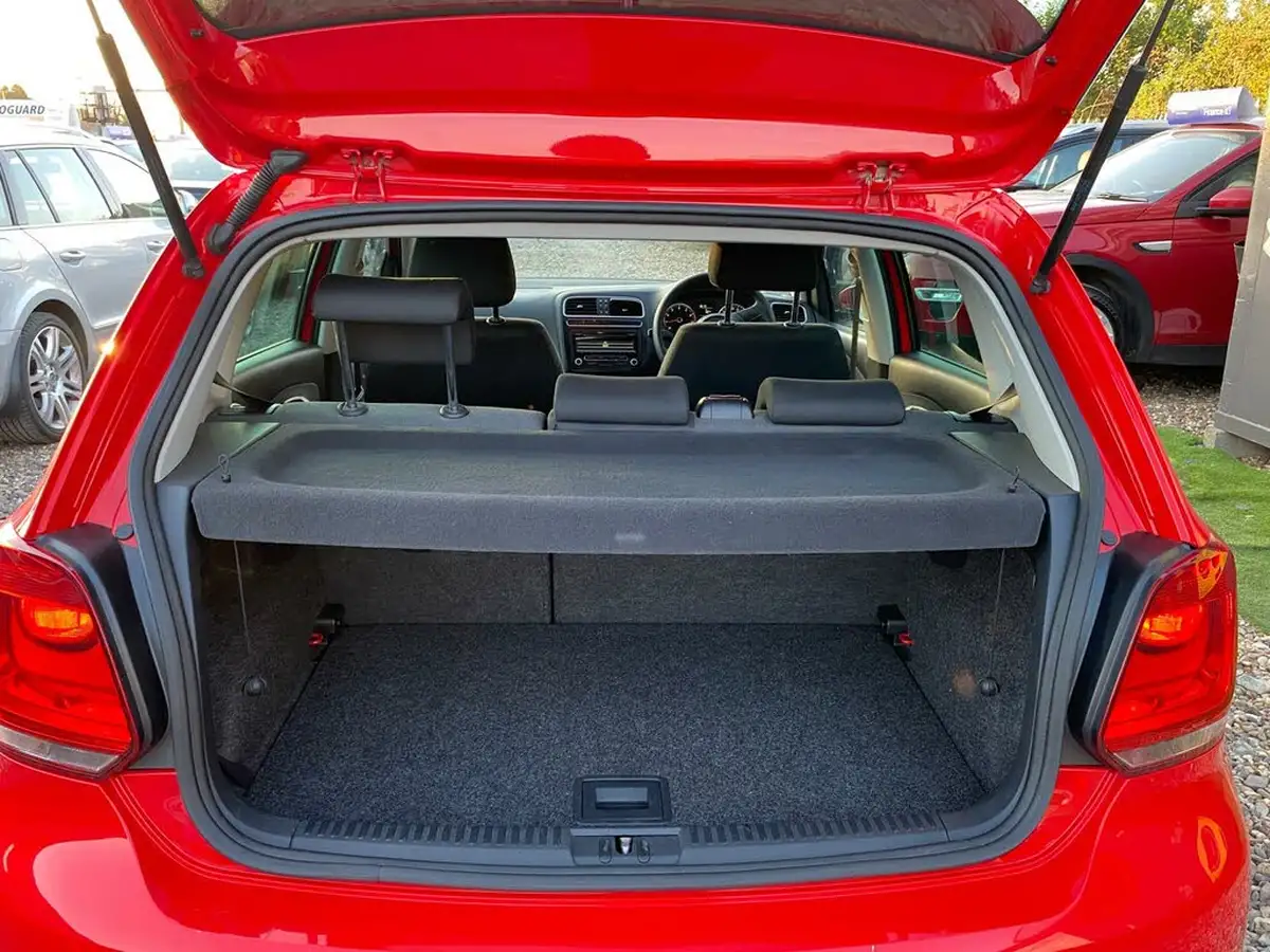 2012-volkswagen-polo-12-match-60ps-5d-big-19