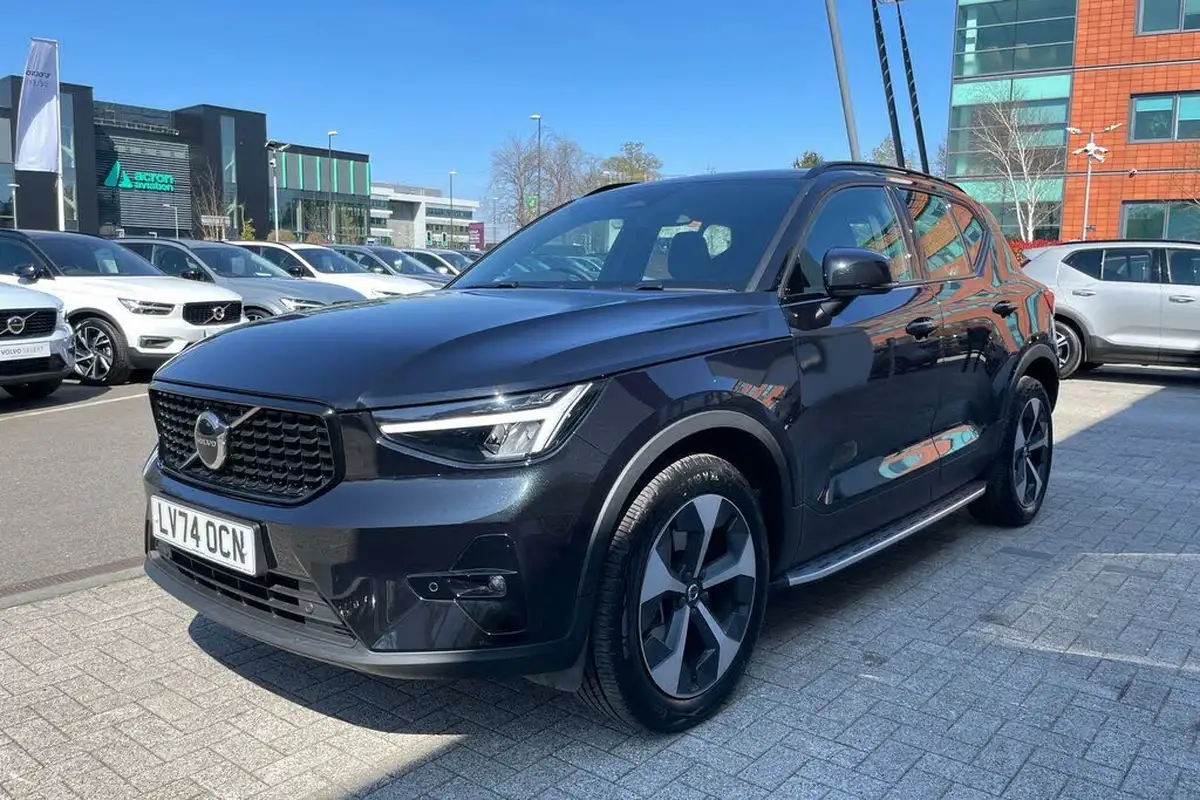 2024-volvo-xc40-20-b3-plus-big-10
