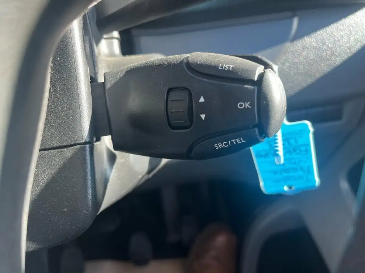 2019-toyota-proace-15d-active-medium-120hpeu6dt-e-panel-big-25