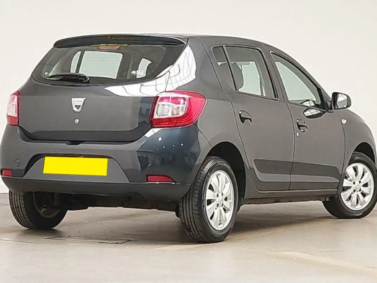2015-dacia-sandero-15d-midnight-big-6