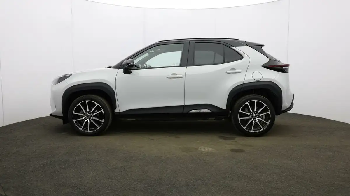 2023-toyota-yaris-cross-15-vvt-i-gr-sport-big-3