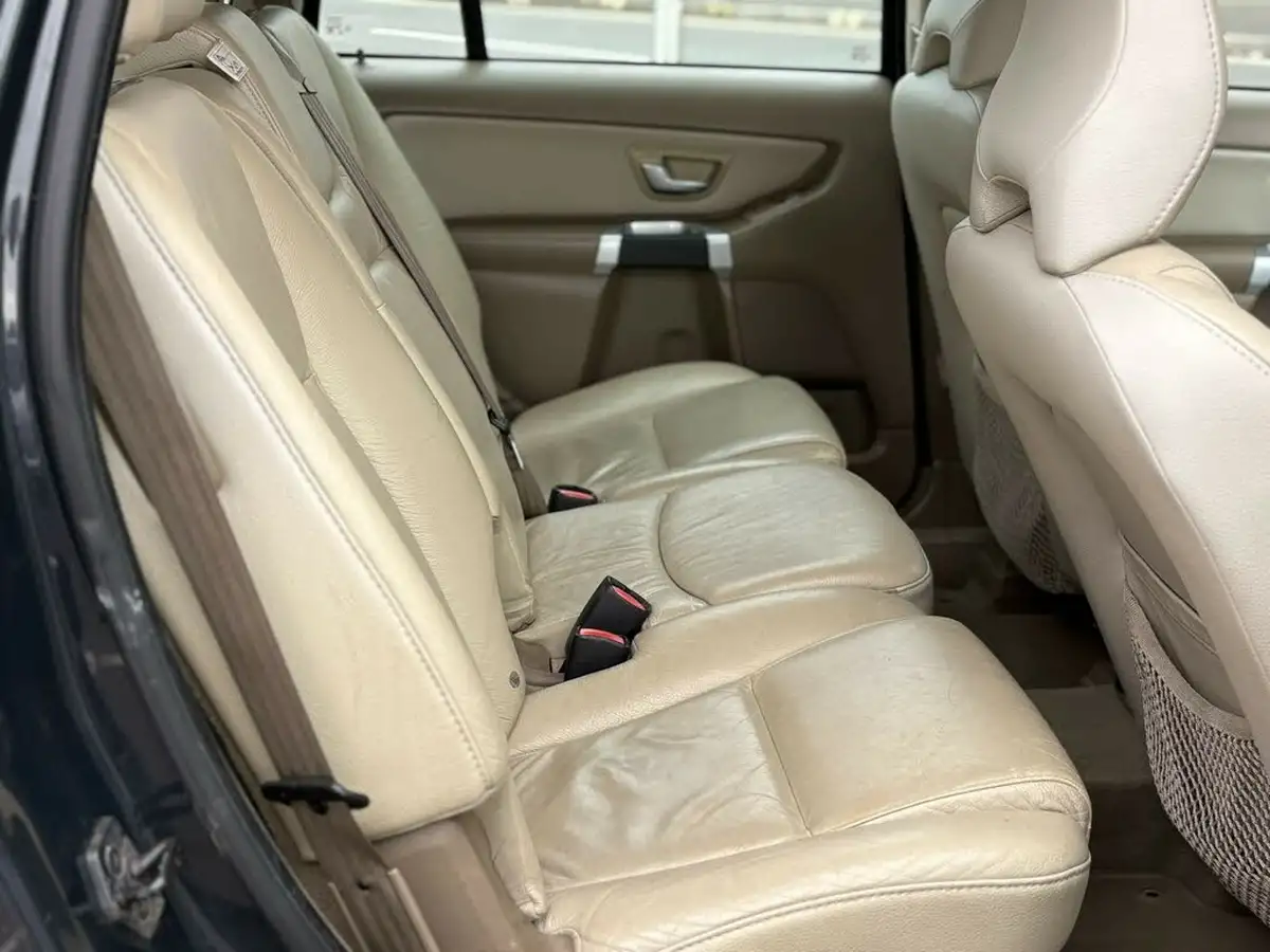 2012-volvo-xc90-24td-d5-se-200bhp-big-14
