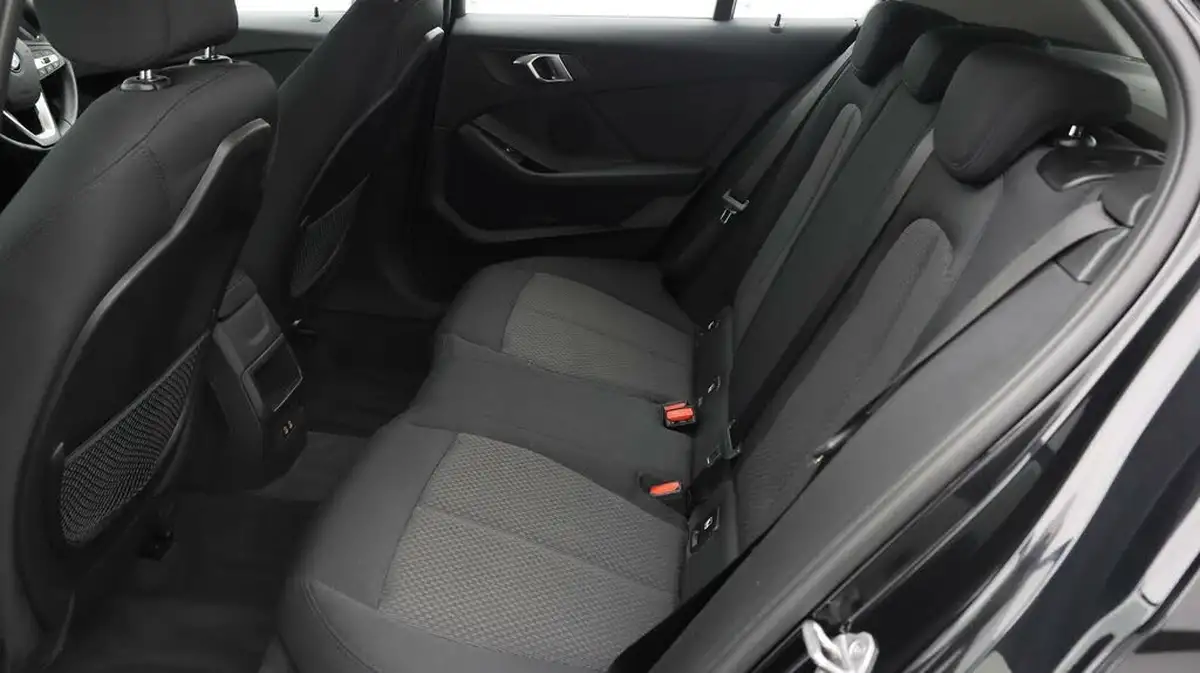 2021-bmw-1-series-15-118i-se-lcp-big-15