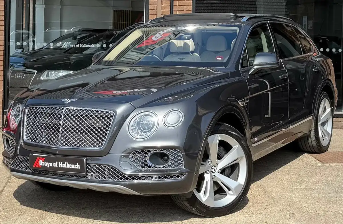 2016-bentley-bentayga-60-w12-big-2