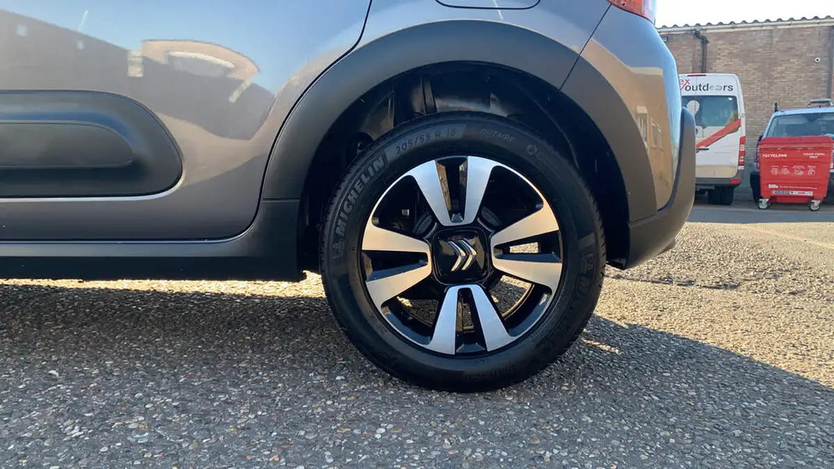 2024-citroen-c3-12-puretech-plus-83ps-big-14