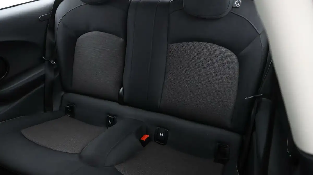 2021-mini-cooper-15-cooper-classic-hatchback-3d-big-15