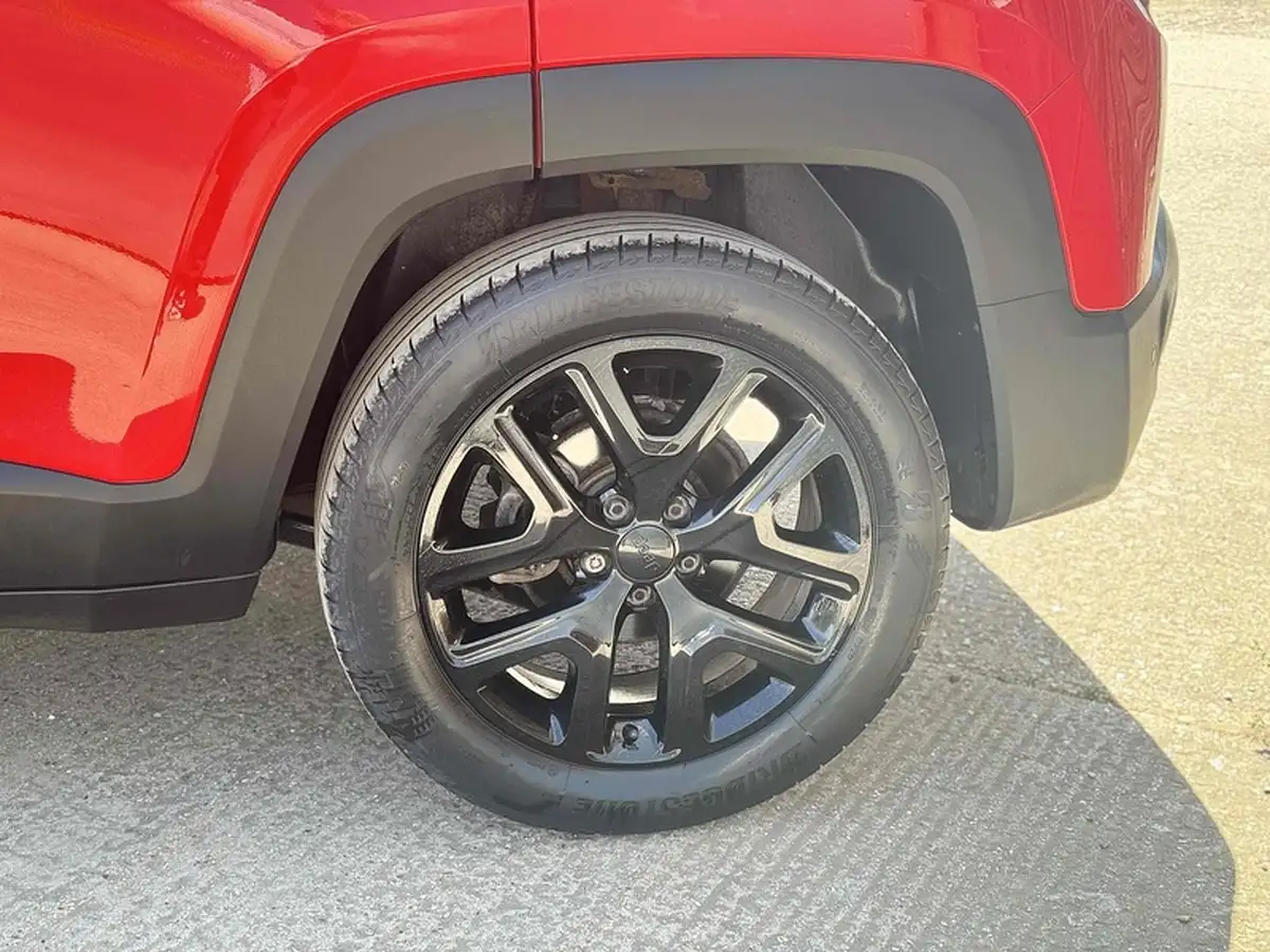 2020-jeep-renegade-10-gse-night-eagle-big-41