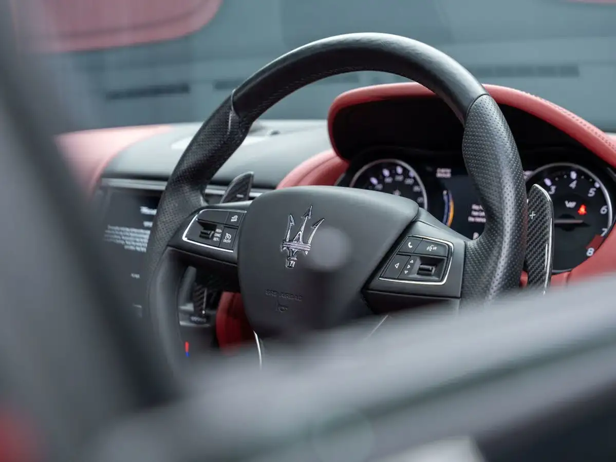 2022-maserati-levante-38-trofeo-big-38