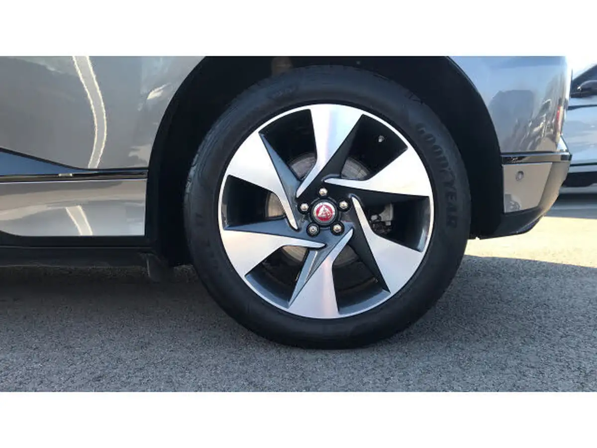 2019-jaguar-i-pace-ev400-se-big-33