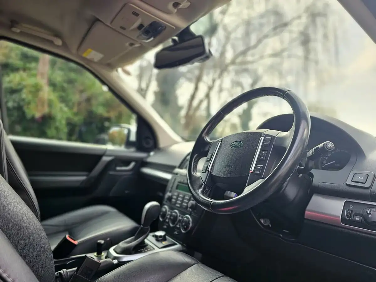 2012-land-rover-freelander-2-big-3