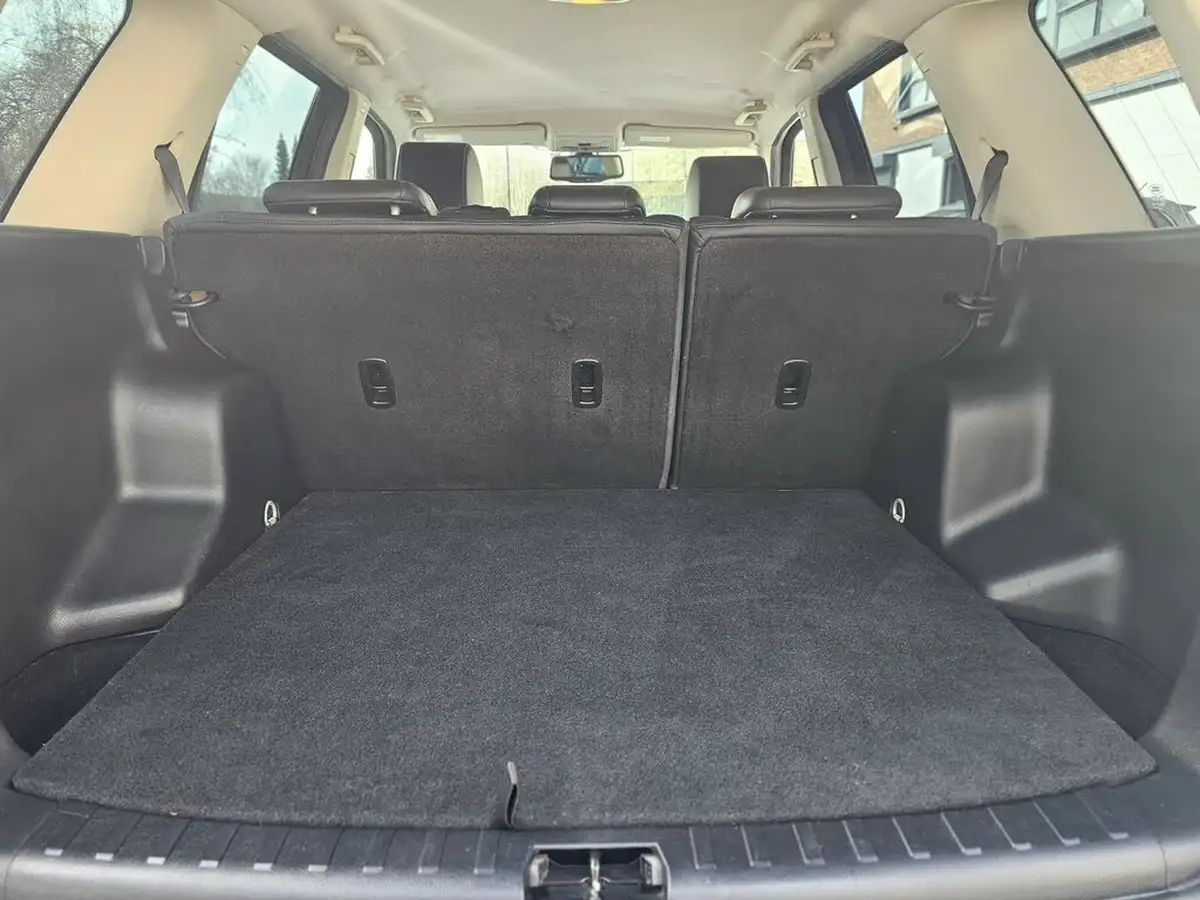 2012-land-rover-freelander-2-big-25