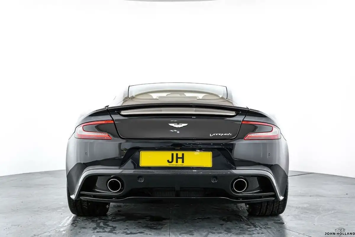 2014-aston-martin-vanquish-59-big-7