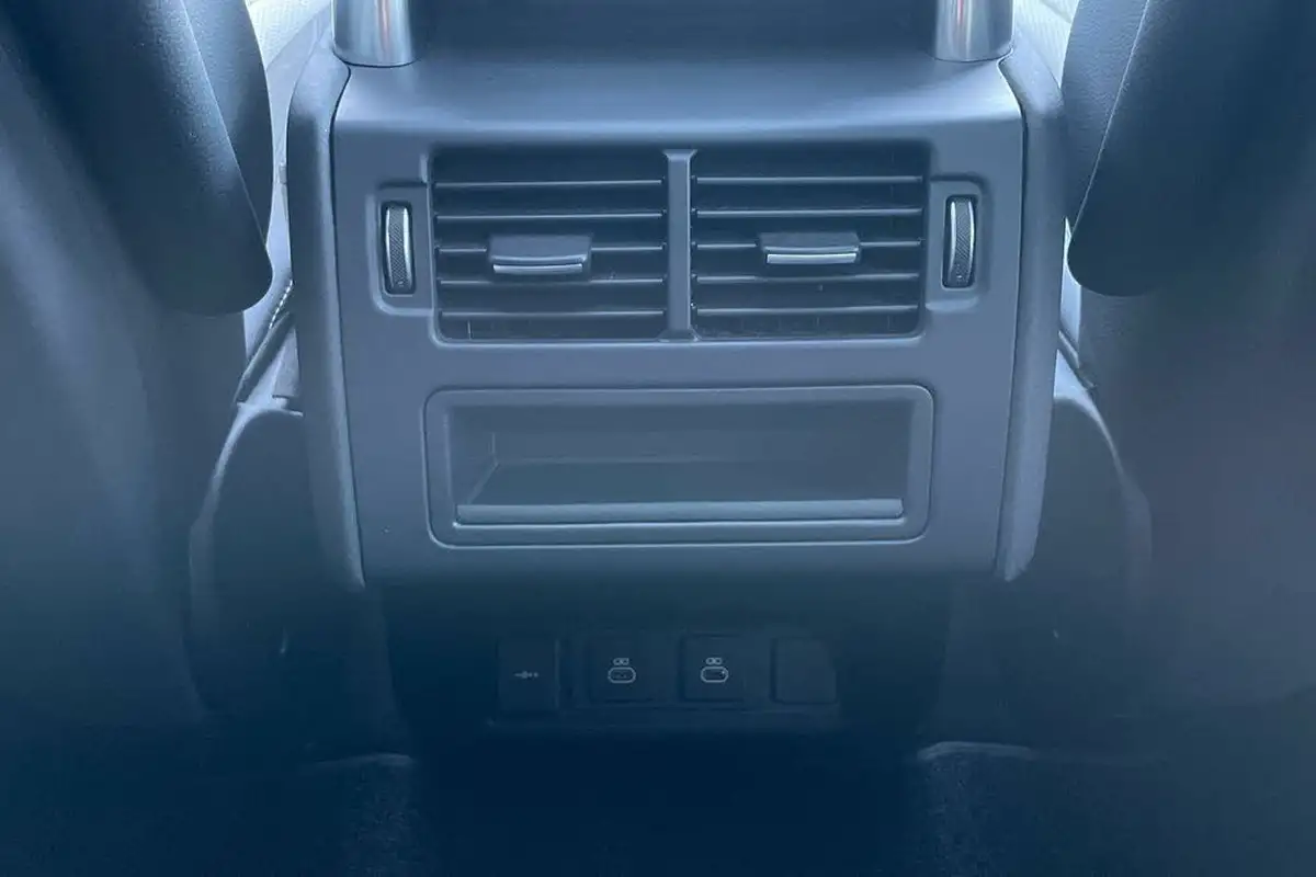 2022-land-rover-discovery-30-d300-r-dynamic-se-big-46