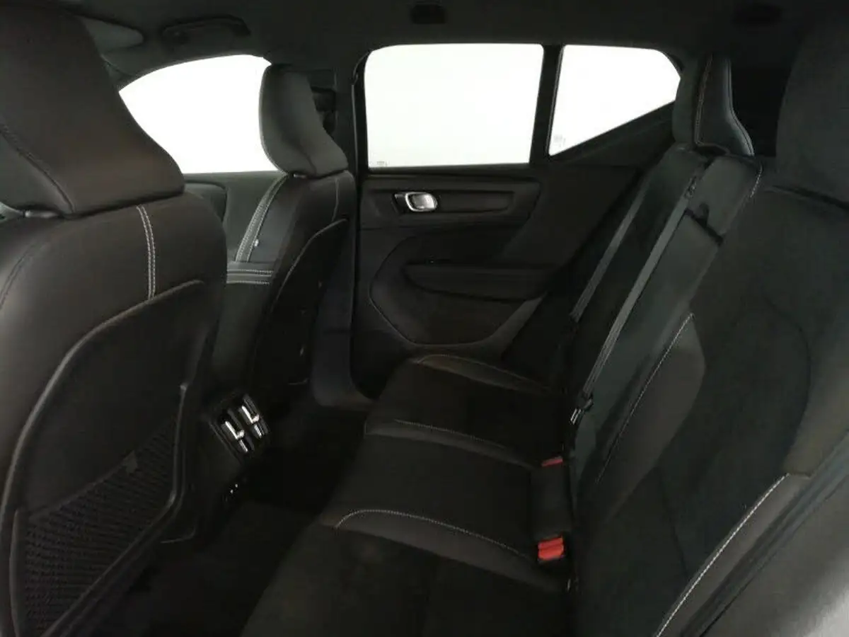 2021-volvo-xc40-20-b4-r-design-194bhp-auto-big-5