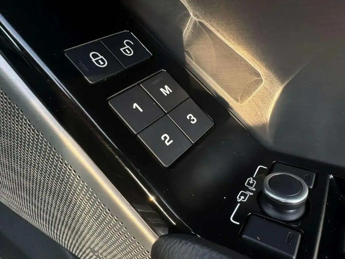 2019-land-rover-range-rover-velar-20-d180-r-dynamic-se-big-47