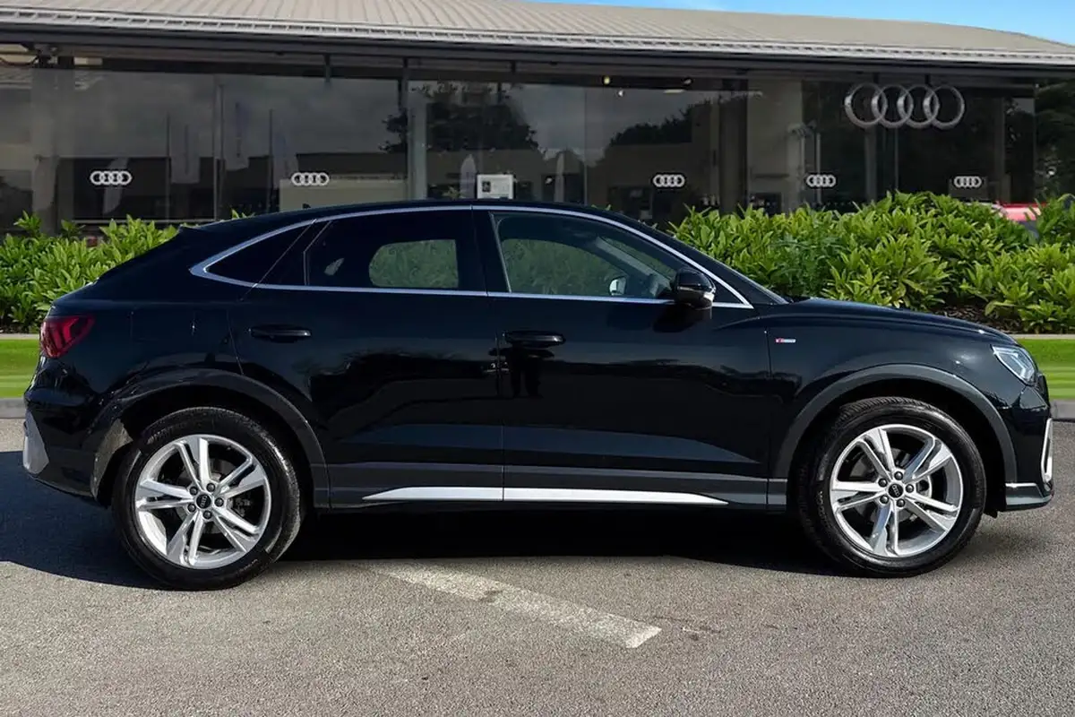 2024-audi-q3-15-35-tfsi-s-line-sportback-tronic-big-2