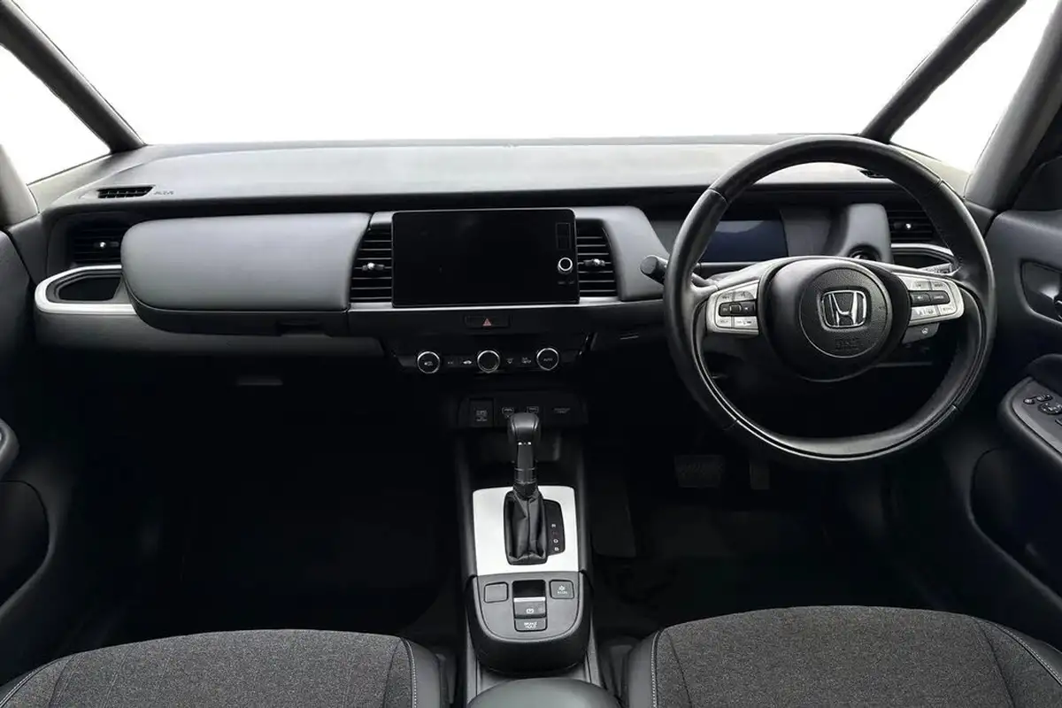 2023-honda-jazz-15-i-mmd-advance-big-16
