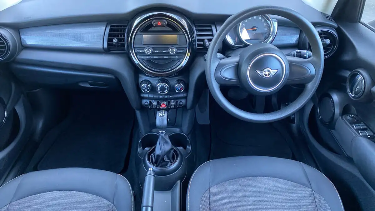 2017-mini-cooper-15-cooper-ss-hatchback-5d-auto-big-10