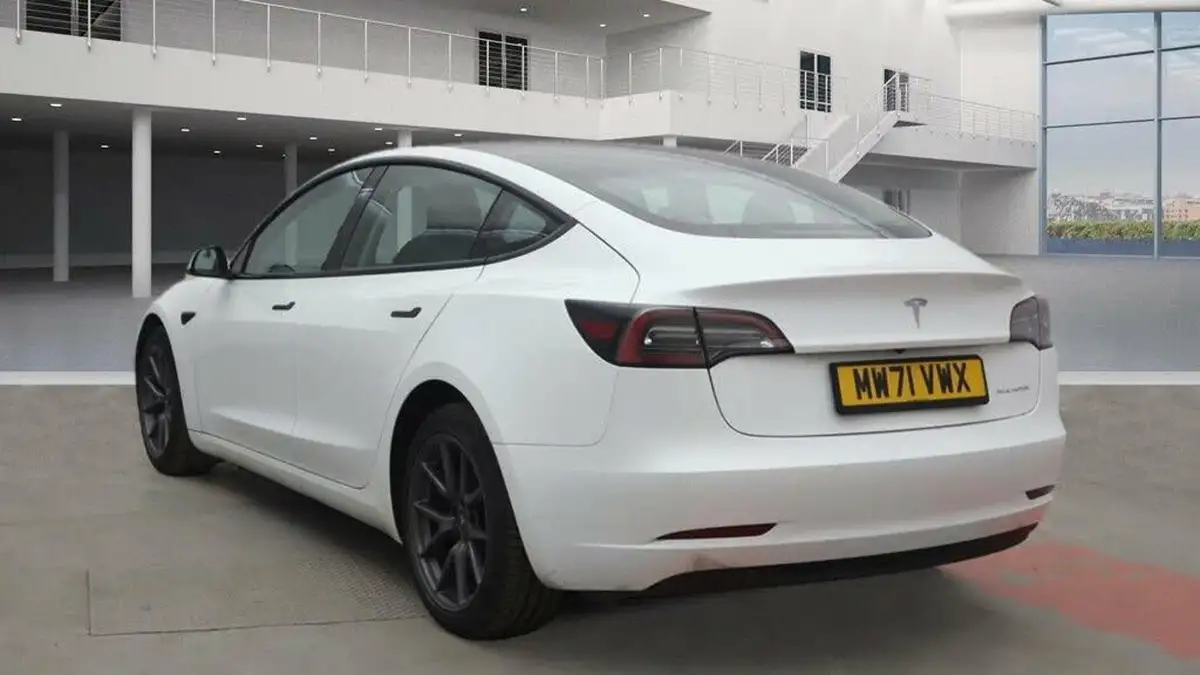 2021-tesla-model-3-e-long-range-awd-big-1