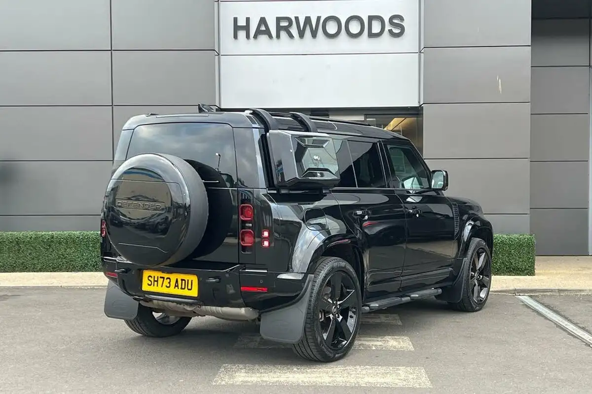 2023-land-rover-110-defender-30-d300-x-dynamic-hse-big-6
