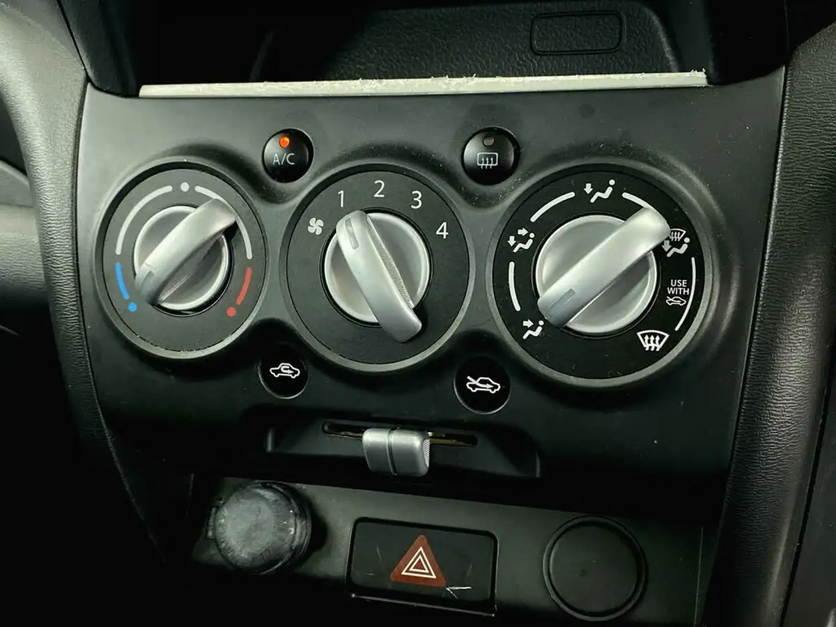 2014-suzuki-alto-10-sz4-auto-big-20