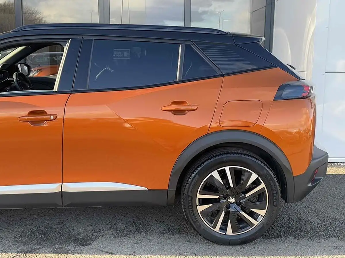 2020-peugeot-2008-suv-e-gt-big-18