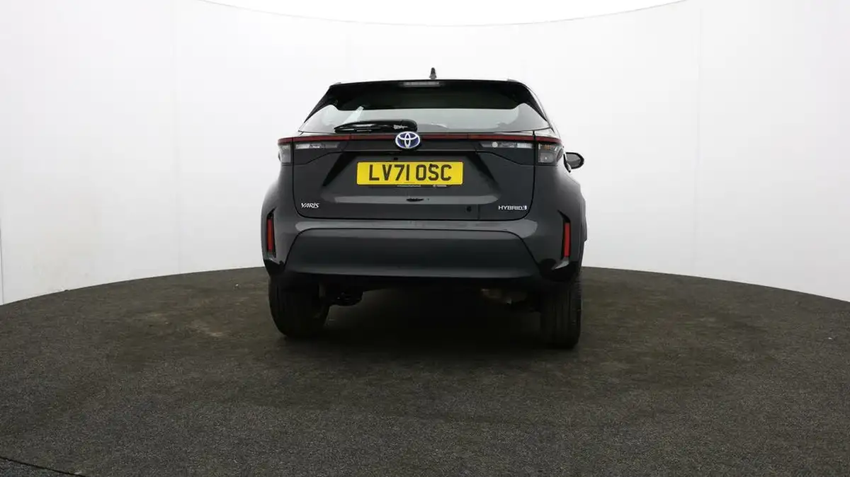 2021-toyota-yaris-cross-15-vvt-i-icon-big-56