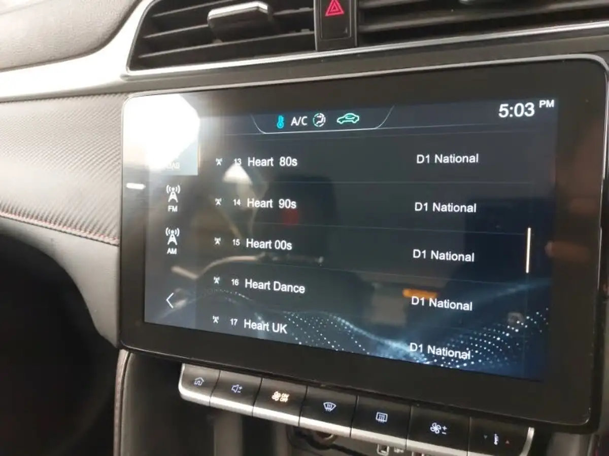 2021-mg-zs-suv-15-vti-tech-exclusive-big-15