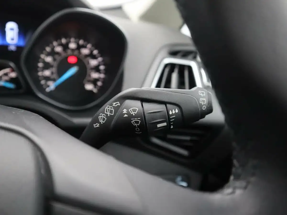 2018-ford-c-max-10t-titanium-125ps-big-25