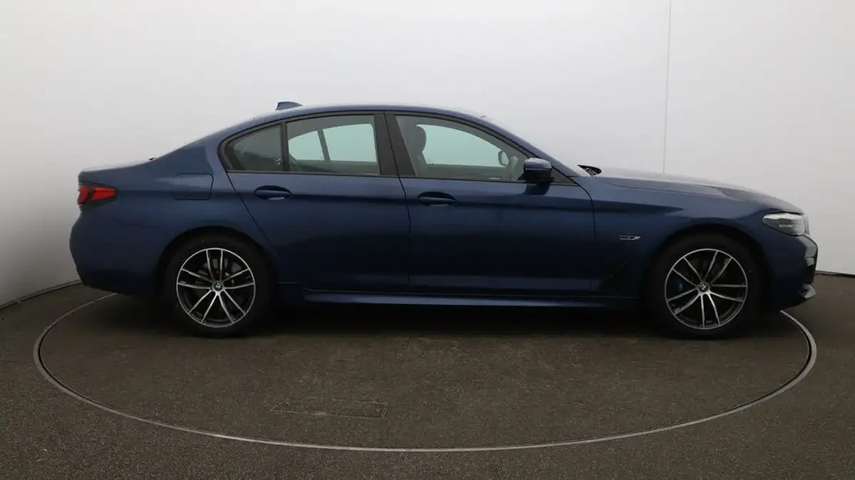 2021-bmw-5-series-20-530e-m-sport-saloon-4d-big-42