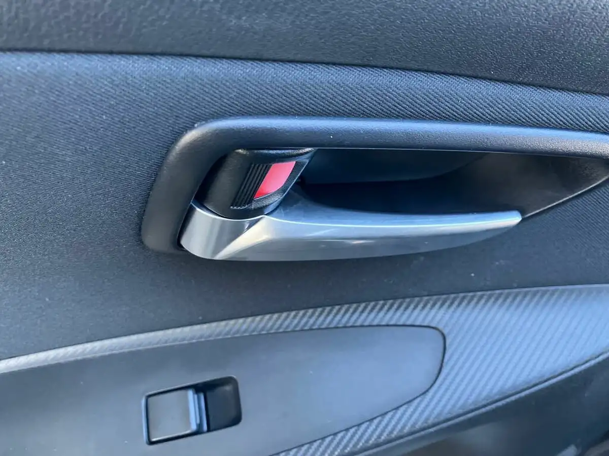 2024-mazda-mazda2-15-e-skyactiv-g-exclusive-line-big-36