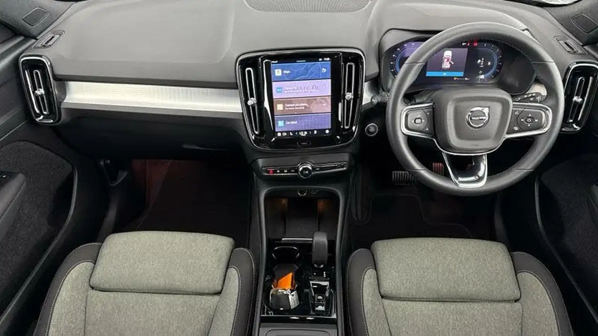 2024-volvo-xc40-20-b3-plus-big-7