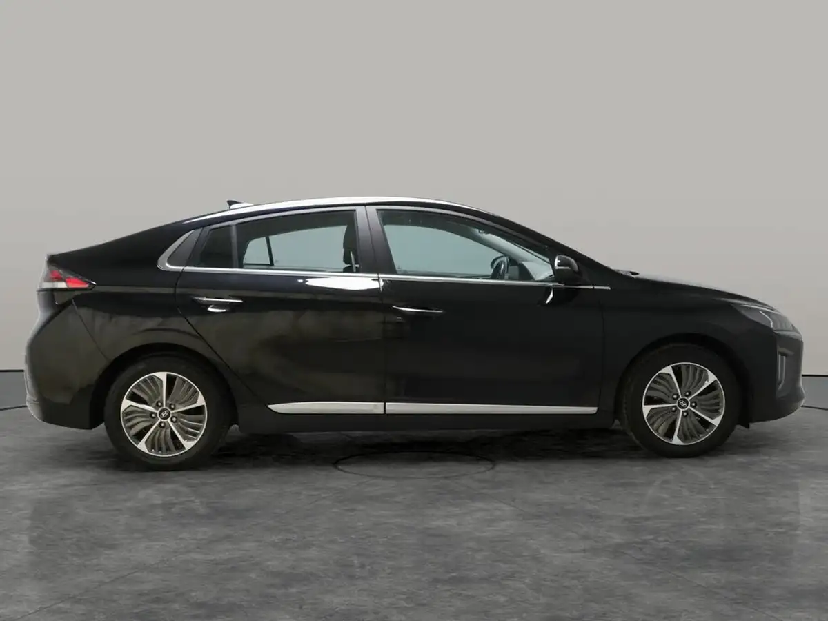 2022-hyundai-ioniq-16-gdi-premium-plug-in-hybrid-big-8